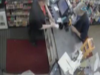 ’Nasılsın’ dedi, kasayı soydu