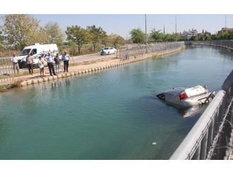 Suya atlayıp kardeşiyle nişanlısını kurtardı