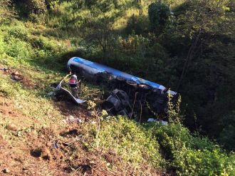 LPG yüklü tanker uçuruma yuvarlandı