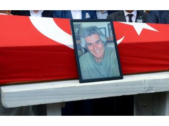 Tarık Akan’a veda