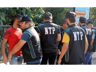 Okulun ilk günü polis denetime çıktı