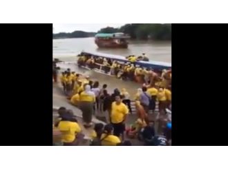 Turist teknesi battı: 15 ölü