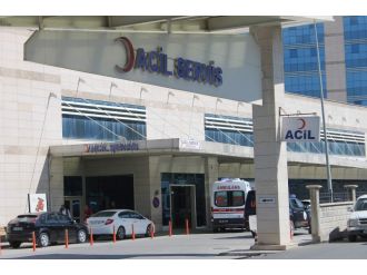 Bahçeden topladıkları otları yiyen 15 kişi zehirlendi