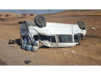 Siirt’te köy minibüsü devrildi: 2’si ağır 10 yaralı