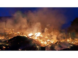 Yangın bir köyü yok etti !