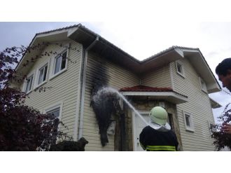 Edirne’de bir eve yıldırım düştü