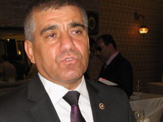 Gezi’de eski CHP’li vekilin burnunu kıran polise hapis!