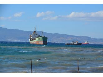 Tanker karaya oturdu