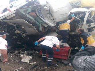 Afyonkarahisar’da korkunç kaza: 3 ölü, 5 yaralı