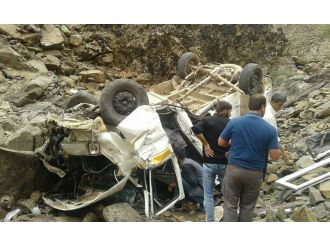 Köy minibüsü şarampole devrildi: 4 ölü, 12 yaralı