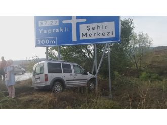 Kazaya bakarken kaza yaptı: 2 yaralı