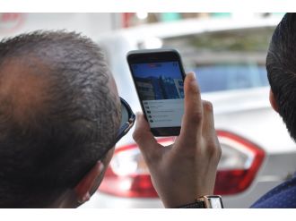 Kimi canlı yayın yaptı, kimi ’atla’ diye bağırdı