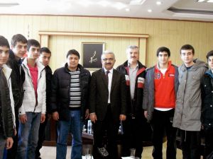 Niğdeli Eğitimciler Alkan’ı Ziyaret Etti