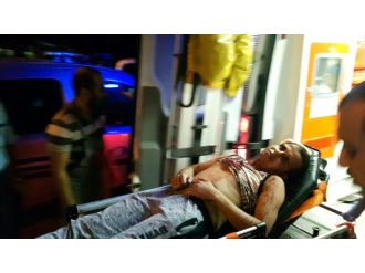 Sokak ortasında bıçaklandı