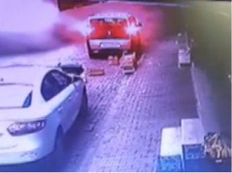 İstanbul’da 5 katlı bina böyle çöktü