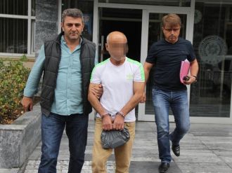 ’Çok kontör harcıyor’ dedi, telefoncuyu bıçakladı