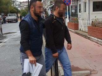 Samsun’da polisin düzenlediği uyuşturucu operasyonunda 12 kişi gözaltına alındı.  Samsun Emniyet Müdürlüğü Uyuşturucu ile Mücadele Şube Müdürlüğü ekipleri alınan istihbarat doğrultusunda Tekkeköy ilçesinde uyuşturucu operasy