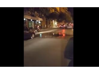 Sokağın sadece bir kısmına yağmur yağdı