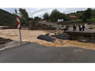 Bartın-Kurucaşile yolu ulaşıma kapandı