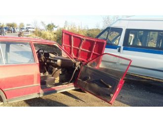 Tarım işçilerini taşıyan minibüs kaza yaptı: 9 yaralı