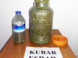 Turşu bidonundan esrar çıktı