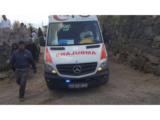 Bahçe duvarı çöktü: 4 yaralı