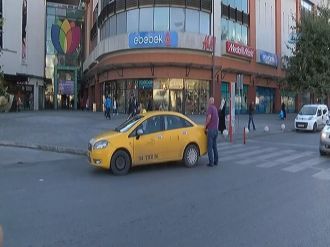 İstanbul’da AVM’de hareketli dakikalar