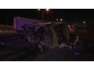 Suriyelileri kampa götüren otobüs devrildi: 31 yaralı