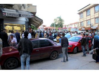 Döner bıçağıyla kuyumcuyu soymaya çalıştı