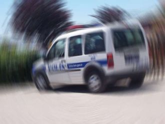 Polis aracına roketli saldırı