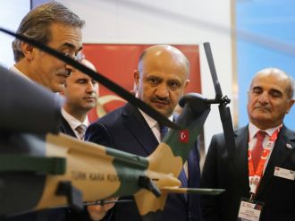 Bakan Işık Azerbaycan Uluslararası Savunma Fuarı’nda