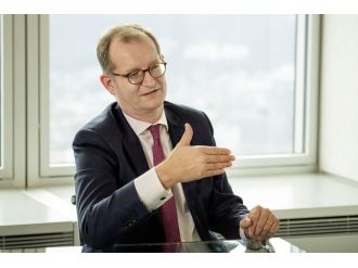 Dev banka 9 bin kişiyi işten çıkarıyor