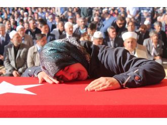 Konyalı şehit Uzman Çavuş son yolculuğuna uğurlandı