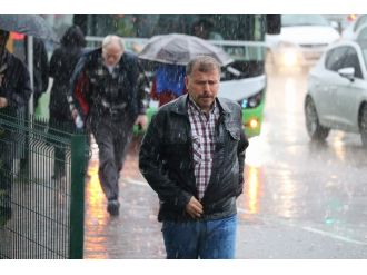 Yağmur hazırlıksız yakaladı