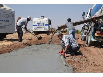 Sınırdaki güvenlik duvarı çalışmaları hızlandı