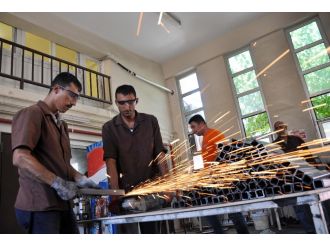 Fabrika gibi cezaevi