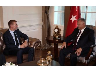 Başbakan Yıldırım Letonya Dışişleri Bakanıyla görüştü