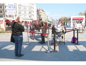 Beyoğlu’nda Victoria döneminden kalma fayton ilgi görüyor