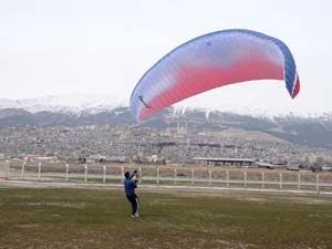 Yamaç Paraşütünde Bölgenin Merkezi Olabiliriz