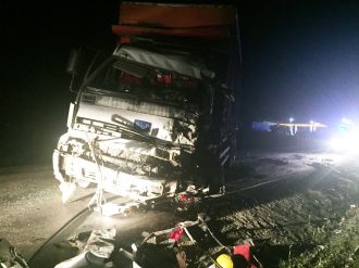 İşçi otobüsü kamyonla çarpıştı: 1 ölü, 29 yaralı