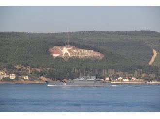 Rus savaş gemisi Boğaz’dan geçti