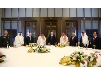 Cumhurbaşkanı Suudi konuğu onuruna yemek verdi