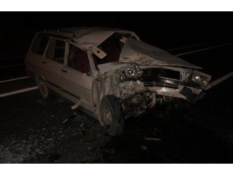 Traktörle otomobil çarpıştı: 2 ölü