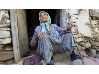 Kocası istedi diye 30 yıldır terk etmiyor