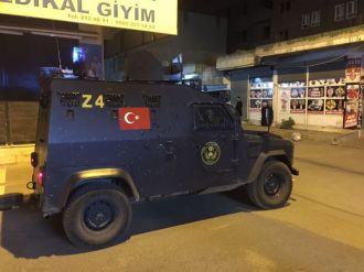 3 iş yerine silahlı saldırı