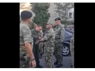 Darbeci albaya tokat gibi cevap !