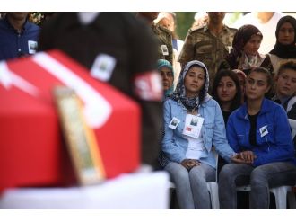 Şehit nişanlıya son bakış