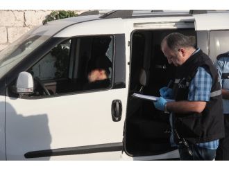 Tabancayla başından vurulmuş halde bulundu