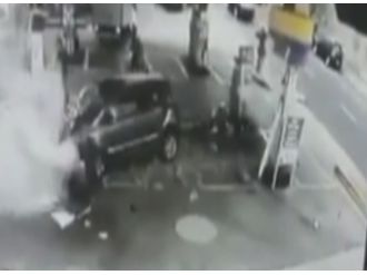 Facia teğet geçti: O anlar kamerada