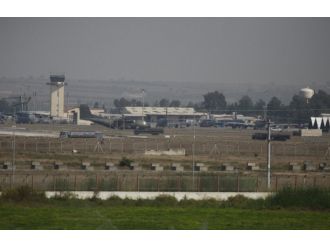 Alman heyeti İncirlik Üssünde